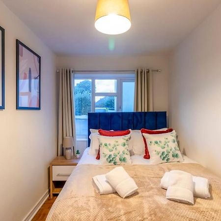Beautiful Sea View 2 Bedroom Sleeps 6-Free Parking Bornemouth Extérieur photo