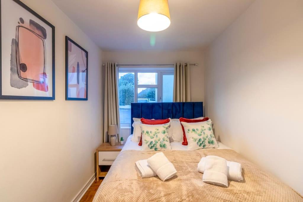 Beautiful Sea View 2 Bedroom Sleeps 6-Free Parking Bornemouth Extérieur photo