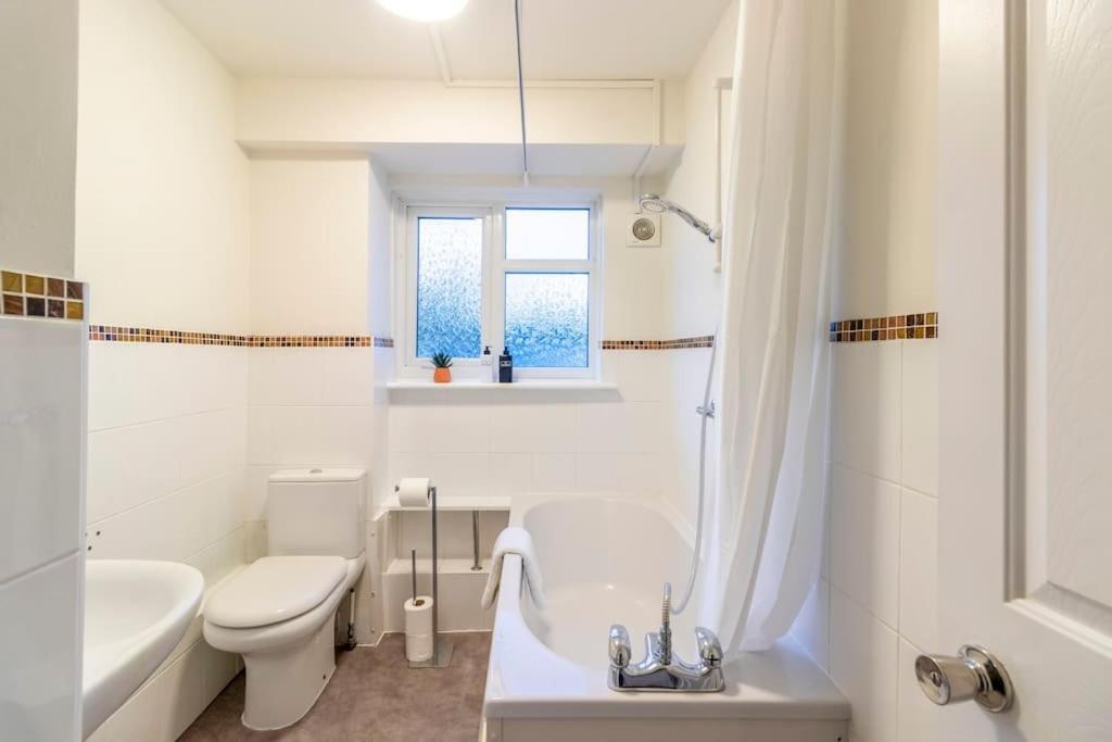 Beautiful Sea View 2 Bedroom Sleeps 6-Free Parking Bornemouth Extérieur photo