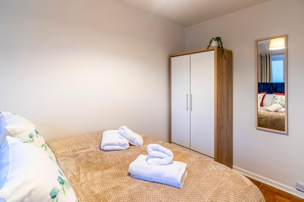 Beautiful Sea View 2 Bedroom Sleeps 6-Free Parking Bornemouth Extérieur photo